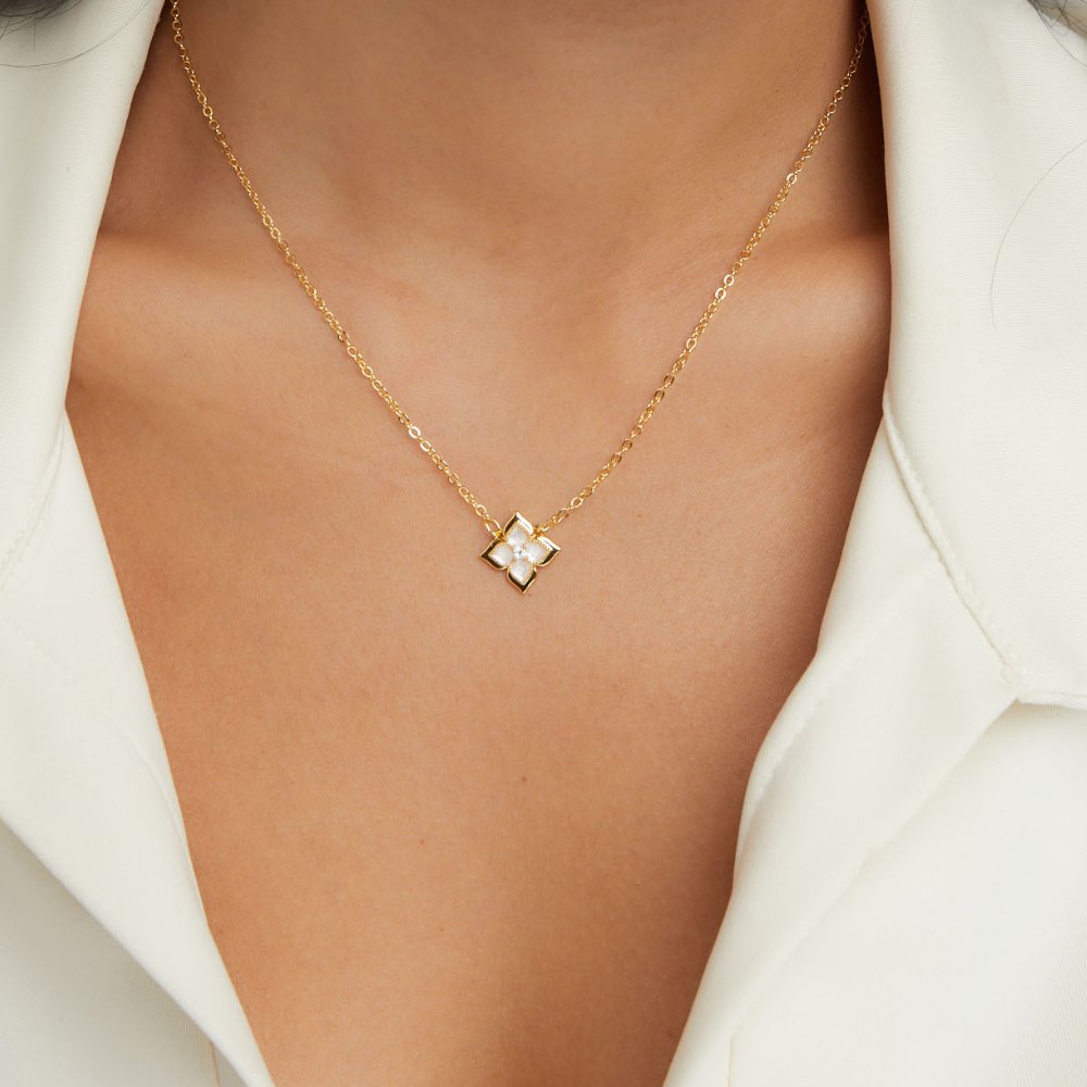 Ketting met een Dalia-hanger
