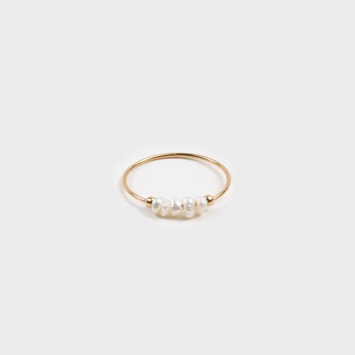Ring met kleine pareltjes